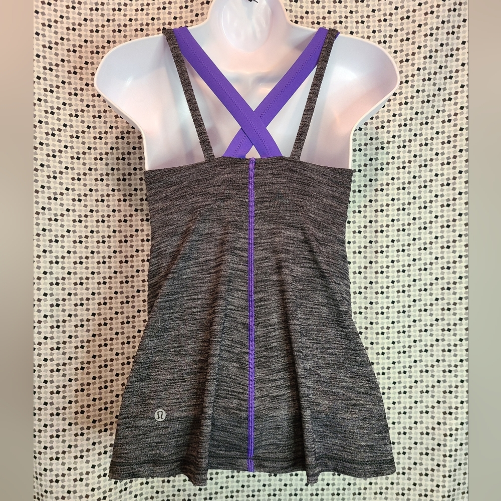 Lululemon Run For Gold Tank Size 4 (sm) in Heathered Blk/ Iris Flower - Picture 4 of 9